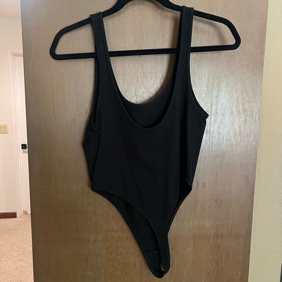 Victoria’s Secret SPORT Black Bodysuit - Picture 3 of 4